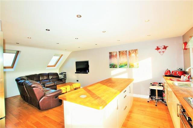  Image of 3 bedroom Duplex to rent in Gladstone Park Gardens London NW2 at Gladstone Park Gardens, London, NW2